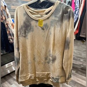 Tie-Dye Long Sleeve light weight super soft Top brand new